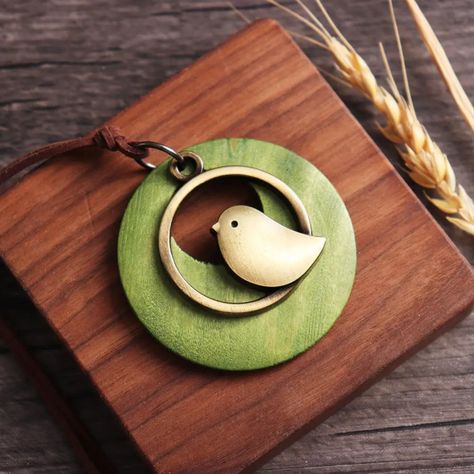 Necklaces Cute, Wood Jewelery, Cheap Summer Dresses, Wood Plate, Long Necklaces, Bird Pendant, Wood Jewellery, 로고 디자인, Dainty Necklace