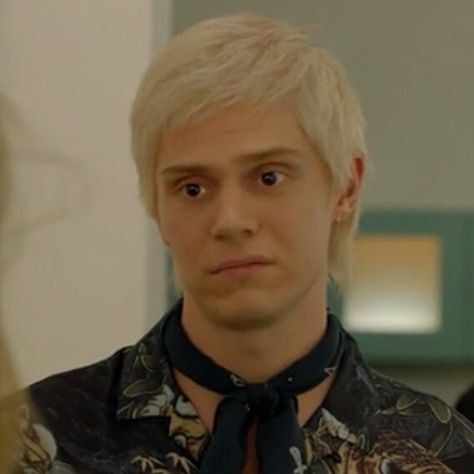 Evan Peters as Mr. Gallant on the American Horror Story: Apocalypse Evan Peters Icons, Mr Gallant, American Horror Story Apocalypse, Ahs Apocalypse, Evan Peters, Horror Story, American Horror, American Horror Story, Knights