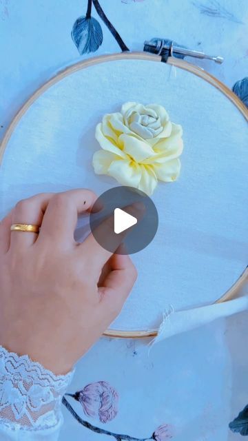 Silk Ribbon Embroidery Patterns, Yellow Rose Flower, Simple Flower Design, Ribbon Embroidery Tutorial, Embroidery Tutorial, Ribbon Art, Simple Embroidery, How To Make Ribbon, Ribbon Work