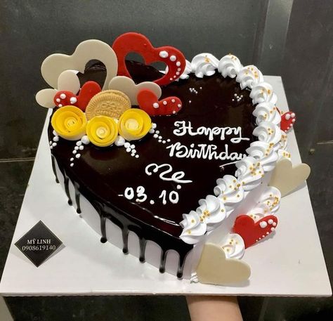 Normal Birthday Cake Design, Model Kue Ultah Simple, Cack Decoration Easy, How To Decorate Cakes, Birthday Cake For Boyfriend, Birthday Cake Design, Cake Designs For Kids, Buttercream Birthday Cake, Cake For Boyfriend