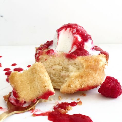 Copycat Warm Copycat Mastro's Butter Cake Recipe - More Momma! Mastros Butter Cake, Raspberry Sauce Recipe, Cake Recipes At Home, Cake Liner, Butter Cake Recipe, Raspberry Sauce, Vanilla Bean Ice Cream, Mini Muffin Pan, Food Test