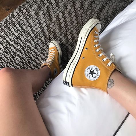 A picture of feet wearing a pair of yellow chuck taylors Mustard Yellow Converse Outfit, Yellow All Star Outfit, Converse Yellow Outfit, Yellow Platform Converse, Yellow Converse Aesthetic, Mustard Yellow Converse, Converse Chuck 70 Outfit Men, Converse Chuck 70 Outfit, Yellow Converse Outfit