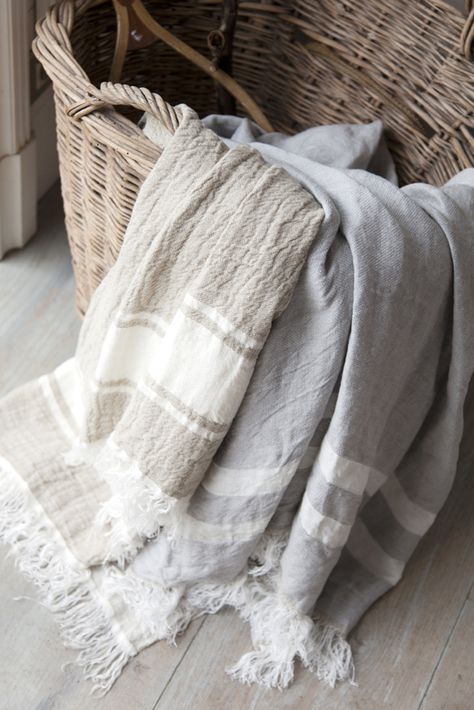 We introduced this pure linen towel with two colors: flax and grey. Either separated or together, they fit in practically every environment. Fouta Towels, Linen Bath Towels, Hammam Towels, Gray Towels, Quilted Duvet Cover, Linen Throw, Belgian Linen, Linen Towels, Bedding Shop