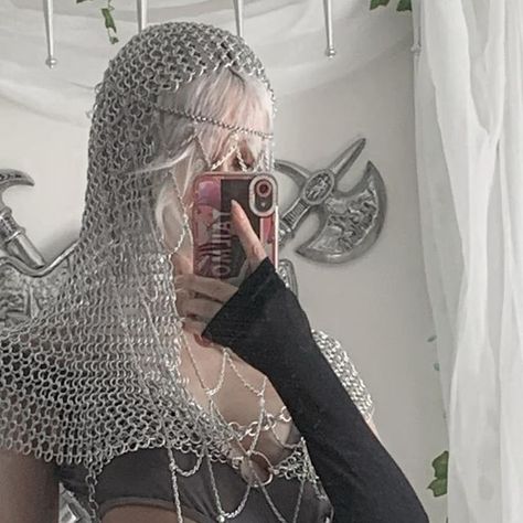 Styrling on Instagram: "Chainmail maiden ⚔️ crown made by @miscreations_us 🌀🌀🌀 If you want to support my work or see more photos of this look check out the link in my bio!" Women In Chainmail, Chain Mail Outfit, Chainmail Aesthetic, Chain Mail Armor Dnd, Chainmail Accessories, Chainmail Outfit, Chainmail Hood, Diy Chainmail, Joan Of Arc Costume