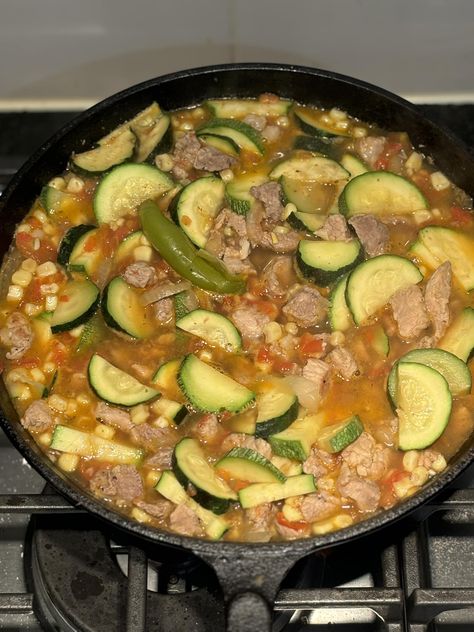 Calabacita Y Elote Con Carne De Puerco - Easy DIY Recipes Mexican Calabacitas Recipe, Calabaza Recipe, Calabacitas Recipe, Mexican Stew, Salt N Peppa, Mexican Pork, Slow Cooked Chicken, Pork Meat, Homemade Tortillas