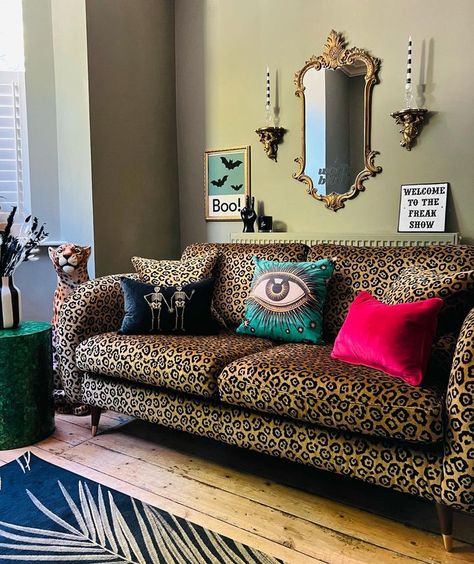 Todas las publicaciones • Instagram Above Couch Ideas, Mirror Above Couch, Chic Shack, Couch Ideas, Living Room Plan, Above Couch, Mirror Mirror On The Wall, Quirky Decor, Mirror On The Wall