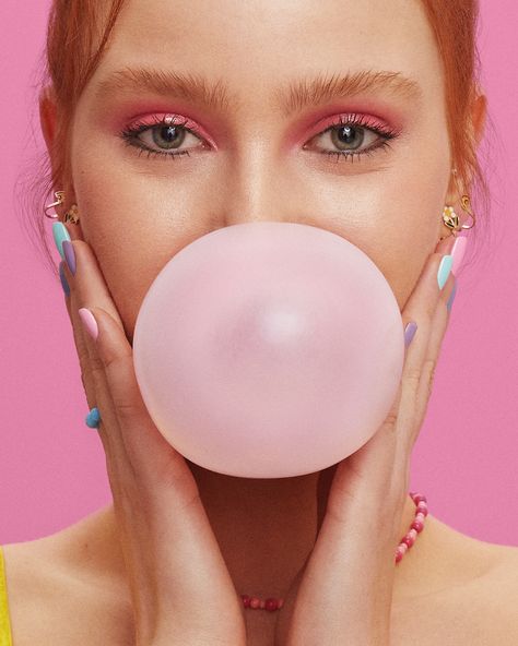 O Boticário & Bubbaloo on Behance Photography Advertising, Still Photography, Chewing Gum, Advertising Photography, Face Drawing, Good Advice, Bubble Gum, Creative Director, Gum