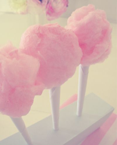 Pastel Cotton candy. Clouds are made out of this. :) Cotton Candy Recipe, Carnival Snacks, Homemade Cotton Candy, Fairy Floss, I Believe In Pink, Candy Floss, Homemade Candies, Pink Cotton Candy, Colorful Candy