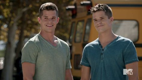 Ethan and Aiden | Teen Wolf Wiki | FANDOM powered by Wikia Ethan Teen Wolf, Teen Wolf Twins, Max And Charlie Carver, Carver Twins, Stiles Teen Wolf, Max Carver, Teen Wolf Season 3, Charlie Carver, Teen Wolf Seasons