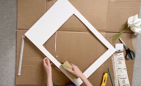 Photobooth Frame Diy, Diy Photo Booth Frame, Frame Photobooth, Diy Photo Frame Cardboard, Instagram Photo Booth, Photo Booth Picture Frames, Polaroid Photo Booths, Photobooth Frame, Diy Photo Booth Backdrop