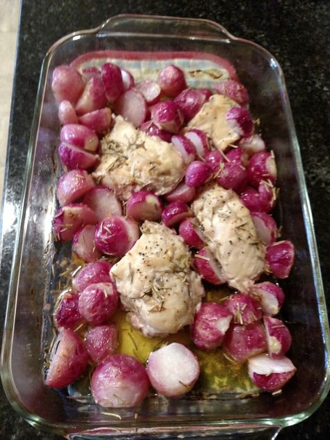 Chicken And Potatoes, Radish Recipes, Fried Mushrooms, Rosemary Chicken, Paleo Recipes Easy, Harvest Recipes, Calorie Counter, Creamy Spinach, Low Carbs