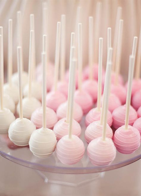 Spring Soiree, Pastel Desserts, Pink Cake Pops, Cake Pop Displays, Dessert Bakery, Beaux Desserts, Gateau Baby Shower, Cakes To Make, Chocolate Dipped Oreos