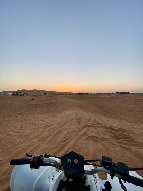 Dubai Sand Dunes Aesthetic, Sand Dunes Aesthetic, Dubai Sand Dunes, Dubai Ideas, Sand Skiing, Dubai Photos, Foreign Places, Bike Aesthetic, Dubai Aesthetic