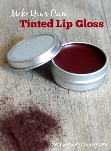 Making your own makeup isn't so difficult. This simple recipe with all natural alkanet root will impart a lovely ruby glow to your homemade tinted lip gloss. Natural living at its best! Lip Gloss Recipe, Alkanet Root, Makeup Recipes, Make Your Own Makeup, Homemade Makeup, Tinted Lip Gloss, Lip Balm Recipes, Homemade Cosmetics, Homemade Lip Balm