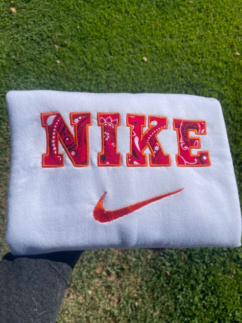 Custom Nike Sweatshirts, Embroidery Sweatshirt Ideas, Hoodie Ideas, Fresno California, Custom Nike, Nike Sweatshirt, Embroidery Sweatshirt, Embroidered Crewneck, Warming Up