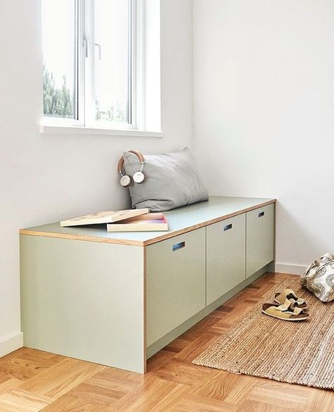 Applying an IKEA hack to your home decor is an interesting idea you can do to make it more functional. This bench is made using the idea of a drawer hack that is displayed horizontally. Placing it in the kids’ room area will make it more functional as a bench and also a simple storage idea. DIY Bench Hack from @andshufl Ikea Kitchen Bench, Ikea Kitchen Shelves, Ikea Hack Bench, Dining Bench With Storage, Kids Storage Bench, Ikea Bench, Ikea Hack Storage, Diy Bench Seat, Kitchen Storage Bench