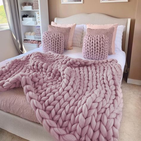 Giant Yarn, Bedroom Stuff, Cable Knit Throw, Have A Good Sleep, Chunky Blanket, Chunky Knit Blanket, Thick Yarn, Knit Blanket, Three Seater Sofa