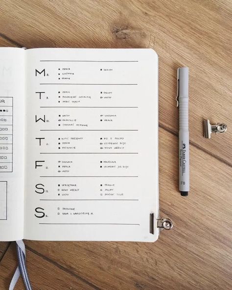 Minimalist Bullet Journal Weekly Spread Ideas 2024 - AnjaHome Minimalist Bullet Journal Layout, Bullet Journal First Page, Journal Weekly Layout, Bullet Journal Simple, Bullet Journal Weekly Layout, Minimalist Bullet Journal, Bullet Journal Work, Bullet Journal Minimalist, Studera Motivation