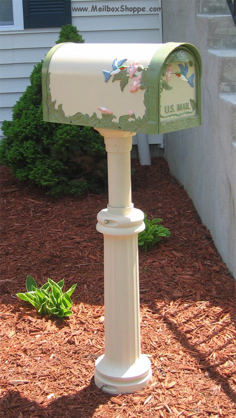 Shabby Chic Mailbox Ideas, Funky Mailbox Ideas, Fun Mailbox Ideas, Diy Mailbox Ideas Creative, Old Mailbox Ideas, Vintage Mailbox Ideas, Cute Mailbox Ideas, Mail Box Design, Weird Mailboxes