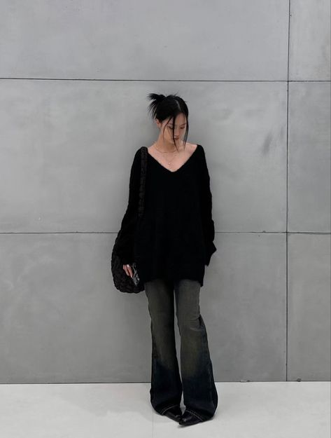 Acubi Club, Chinese Douyin, Girl Rockstar, Y2k Acubi, Korean Fashion Grunge, Simple Streetwear, Trendy Tiktok, Acubi Fashion, Rockstar Girlfriend