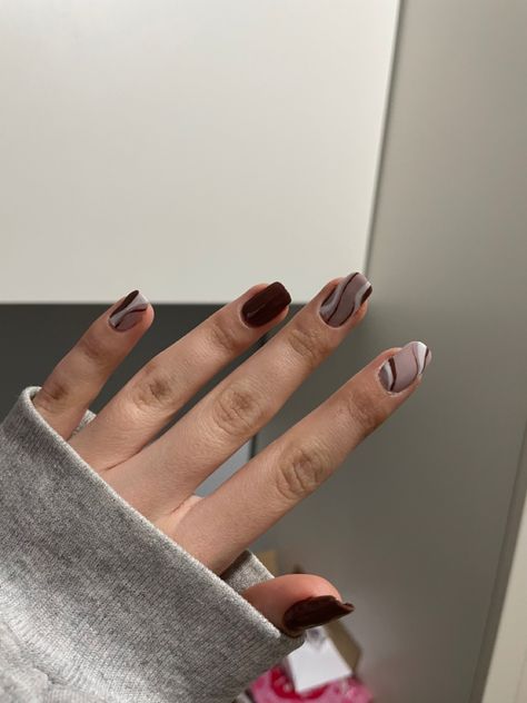 Nail Art Brown Aesthetic, Nail Art Coklat, Black Nails Short, Nail Art Aesthetic, Work Fits, Fits Inspo, Brown Aesthetic, Easy Nail Art, Square Nails