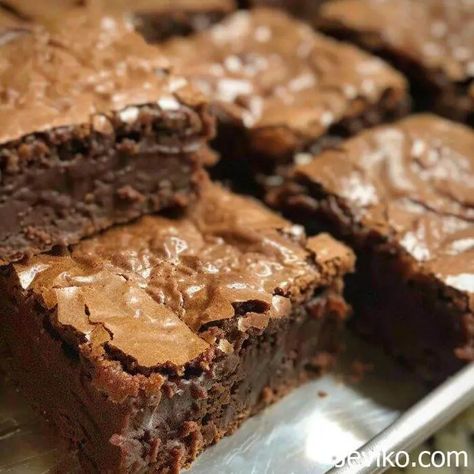 Lunchroom Ladies 50 Year Old Recipe - Life with Susan Lunchroom Brownies, Lunchroom Ladies 50 Year Old Recipe, Marinated Cucumbers, Cucumbers And Onions, School Cafeteria, Lunch Room, Brownies Recipe, Brownie Recipe, Paula Deen