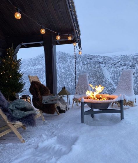 🍃‏ً on Twitter: "Mood 🔥… " Norway Winter, Winter Inspo, Winter Cabin, Winter Getaway, Cabin In The Woods, Swiss Alps, Winter Wonder, Winter Aesthetic, Ski Trip