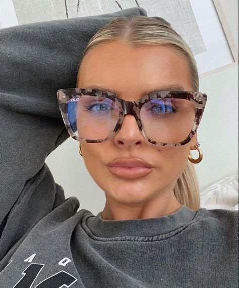 Thick Frame Glasses Woman, Oversized Prescription Glasses Frames Woman, Stylish Glasses For Women 2023, Glasses Frames For Women Trendy, Trendy Glasses Frames 2023, Thick Glasses Frames For Women, Optic Glasses Women, Glasses Thick Frames, Oversize Glasses Frames Woman