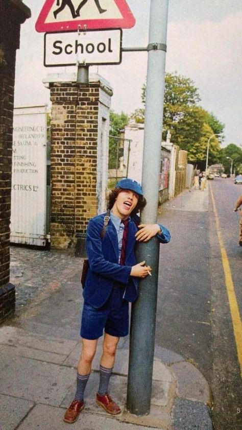 Acdc 70s, Angus Young 70s, Acdc 80s, Acdc Aesthetic, Acdc Wallpapers, Rock Band Wallpaper, 70s Rock Aesthetic, 70s Bands, Classic Rock Aesthetic