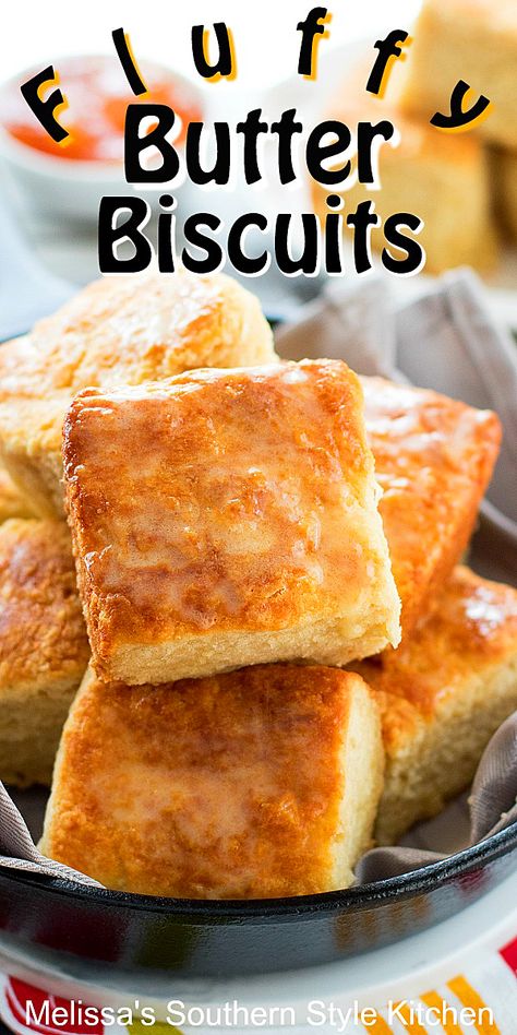 Square Biscuits, Holiday Brunch Recipes, Southern Buttermilk Biscuits, Bread Biscuits, Southern Breakfast, Butter Biscuits, Southern Biscuits, Biscuit Bread, Homemade Buttermilk