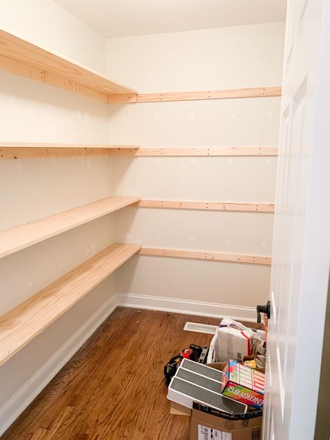 Shelves For Pantry, L Shaped Pantry, Making Shelves, Diy Pantry Shelves, Pantry Renovation, L Shaped Shelves, Wooden Pantry, Diy Wood Shelves, Pantry Shelves