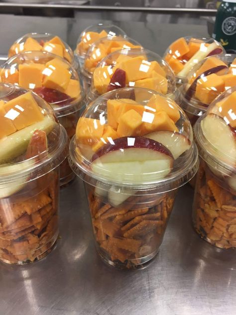 Private School Food, Snack Ideas For Softball Team, Lake Picnic Food Ideas, School Snack Bar Ideas, Healthy Snacks That Don't Need To Be Cold, Small Snacks For School, Food On The Go Ideas, School Tuck Shop Food Ideas, Best Concession Stand Food