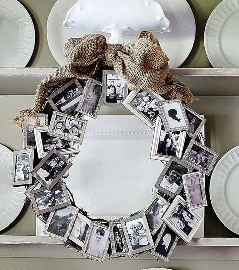 Love this idea! A bunch of dollar store small frames to create a meaningful wreath. Great anniversary, retirement or birthday gift. Family Wreath, Picture Wreath, Picture Frame Wreath, Presente Diy, Tree Wreath, Photo Family, Navidad Diy, Foto Tips, Church Ideas