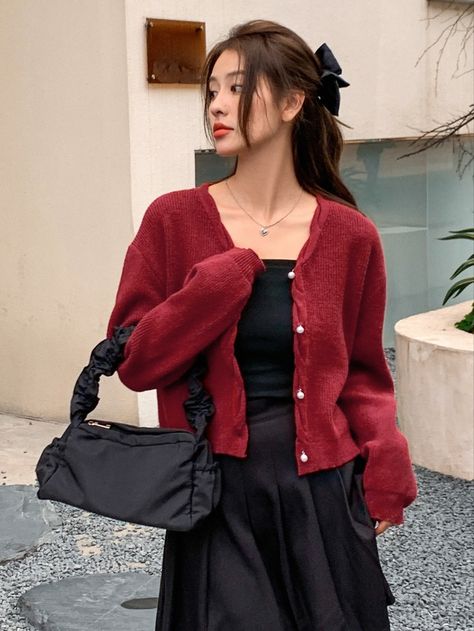 Button Up Cardigan Outfit Aesthetic, Maroon Cardigan Outfit, Red Outfit Korean, Burgundy Cardigan Outfit, Red Outfit Casual, Red Color Outfits, Cropped Cardigan Outfit, Cardigan Outfit Aesthetic, Red Cropped Cardigan