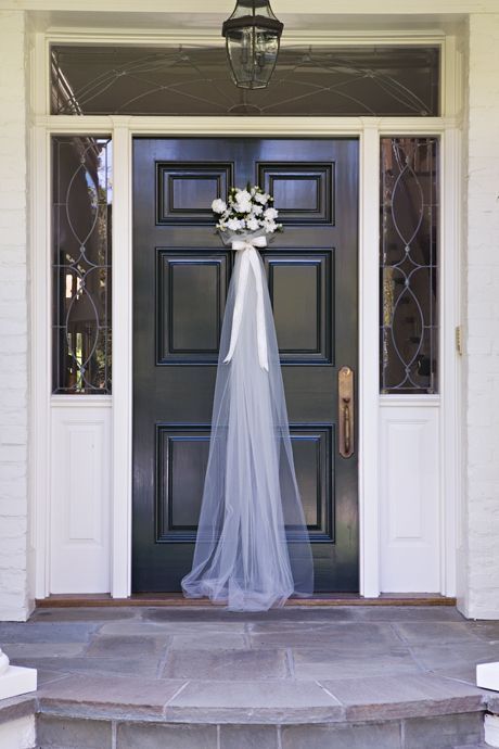 Would be a great door decoration the day of the wedding when the photographer and bridesmaids are at the house Bridal Shower Decorations Diy, Simple Bridal Shower, Bridal Shower Planning, Wedding Shower Decorations, Bridal Shower Diy, Fall Bridal Shower, Bridal Shower Brunch, Diy Bridal, Bachelorette Party Games