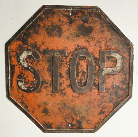 r Panneau Stop, Rust Never Sleeps, Vintage Auto's, Rust In Peace, Old Metal, Stop Sign, Peeling Paint, Creation Deco, Found Art