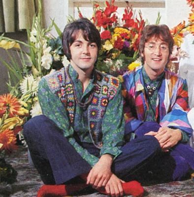 John Lennon and Paul McCartney in some psychedelic threads | crochet granny square vest John Lennon Paul Mccartney, Lennon And Mccartney, Beatles Pictures, Granny Square Afghan, The Fab Four, Ringo Starr, George Harrison, Great Bands, Mellow Yellow