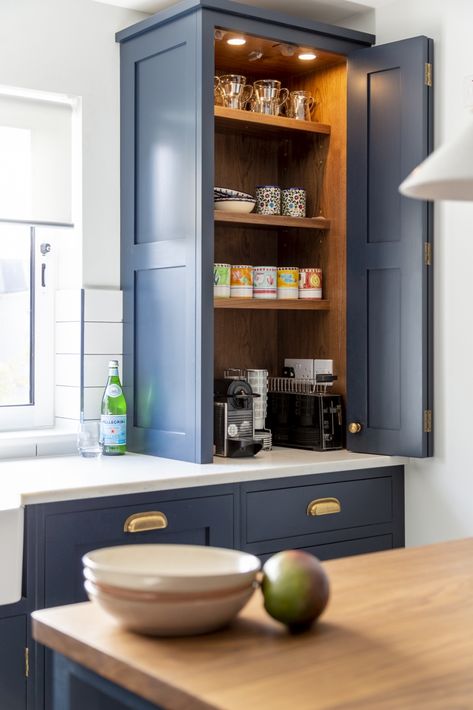 Single Bi-Folding Dresser Shaker Pantry, Dark Blue Kitchen, Painted Shaker Kitchen, Blue Kitchen Ideas, Barn Kitchen, Kitchen Layout Plans, Open Plan Kitchen Living Room, Kitchen Redesign, Shaker Style Kitchens