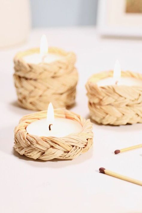 Tealight Candle Ideas, Diy Tea Light Candle Holders, Diy Boho Home Decor, Boho Candle Holders, Boho Home Decor Ideas, Macrame Candle Holder, Raffia Crafts, Diy Candle Holder, Boho Candle