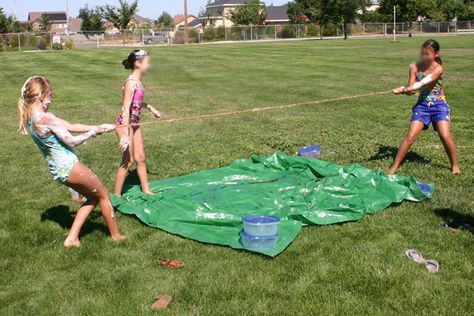 tug-of-war Messy Camp Activities, Messy Party Games, Outdoor Games For Teens, Messy Birthday, Messy Games, Messy Party, Moon Sand, Color Wars, Trendy Games