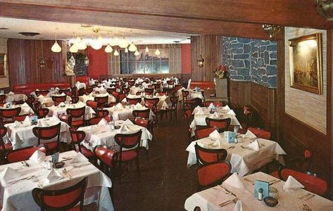 CHUCKMAN'S COLLECTION (CHICAGO POSTCARDS) VOLUME 03: POSTCARD - CHICAGO - ARMANDO'S RESTAURANT - INTERIOR - 1960s Chinese Food Restaurant, 60s Interior, Riverside Park, Learning To Drive, Indianapolis Indiana, Postcards For Sale, Food Restaurant, Antique Postcard, Chinese Restaurant