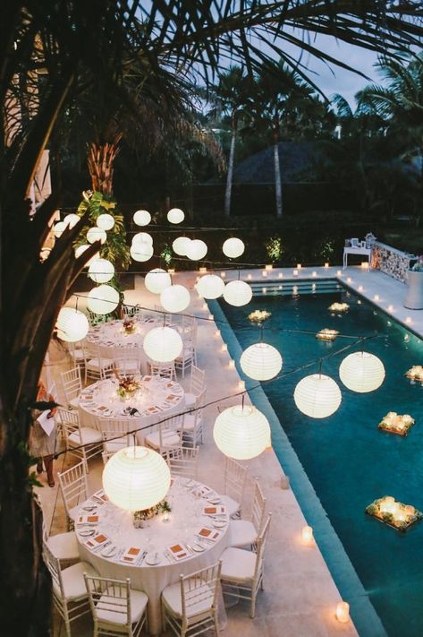 Wedding Welcome Party Ideas Decorations, Hamptons Party Theme, Pool Wedding Reception, Poolside Wedding Reception, Baat Pakki, Pool Dekor, Pool Wedding, White Nights, Backyard Weddings