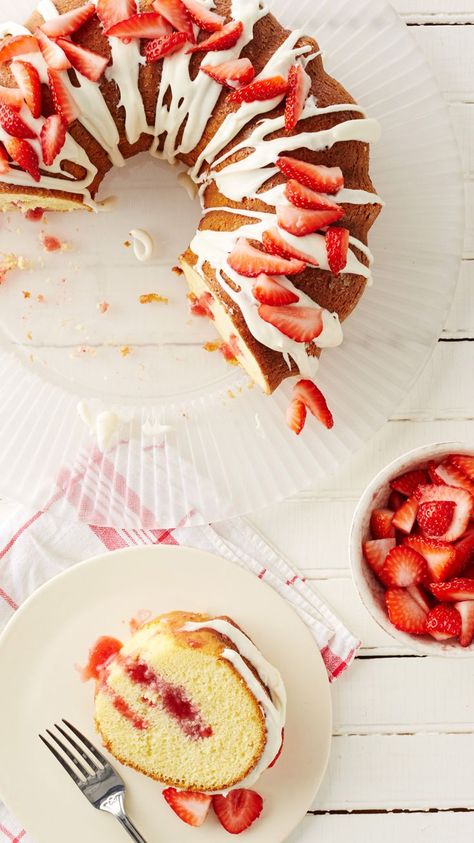 This fun poke Bundt cake puts an entirely new spin on strawberry shortcake! Topped with a bowl-licking-good cream cheese glaze and filled with fresh strawberry flavor, this shortcut cake is as impressive as it is easy. Poke Bundt Cake, Dense Cake, Beginner Baker, Bundt Pan Recipes, Cake Bundt, Easy Bundt Cake, Simple Cakes, Cream Cheese Glaze, Fun Cakes