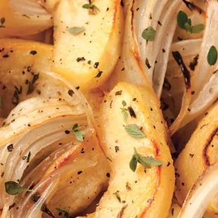 Roast Apples, Apples And Onions, Roasted Apples, Roasted Onions, Onion Recipes, Thanksgiving Sides, Thanksgiving Side Dishes, Fresh Thyme, Caramelized Onions