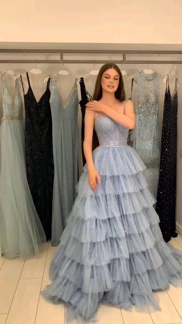 My World of Dresses on Instagram: "1 or 2? 😍💙 👗🎥 @la_novale" 50 Aesthetic, Princess Prom Dresses, Senior Prom Dresses, Blue Homecoming Dresses, Best Prom Dresses, Prom Dress Inspiration, Cute Prom Dresses, Pretty Prom Dresses, Fairytale Dress