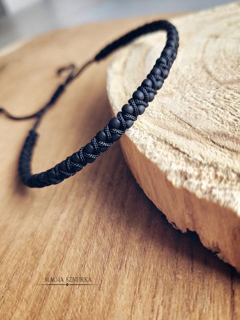 Mens Bracelet Diy, Cord Bracelet Diy, String Bracelet Patterns, Ankle Bracelets Diy, Black Macrame, Diy Bracelets Tutorials, Pola Gelang, Gelang Manik, Diy Bracelets Easy