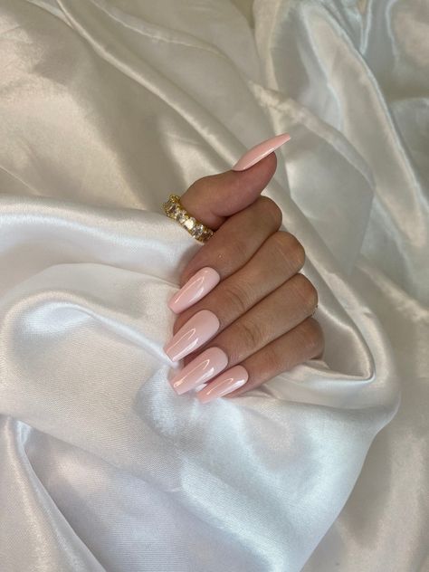 Ongles Rose Pastel, Baby Pink Acrylics, Coffin Tips, Pastel Pink Nails, Cute Pink Nails, Nail Beds, Medium Coffin, Light Nails, Pink Acrylic Nails