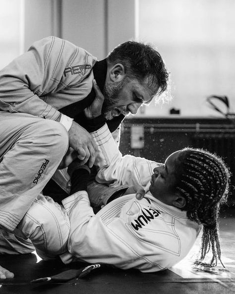 Jiu Jitsu Photography, Jujitsu Aesthetic, Jiu Jitsu Gym, Tom Hardy Variations, Jiu Jitsu Motivation, Jiu Jitsu Fighter, Jiu Jitsu Techniques, Mma Gym, Dat Boi