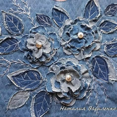 Jeans Crafts, Denim Crafts Diy, Folded Fabric Ornaments, Blue Jeans Crafts, Fabric Christmas Ornaments Diy, Denim Art, Handmade Flowers Fabric, Quilted Christmas Ornaments, Denim Projects