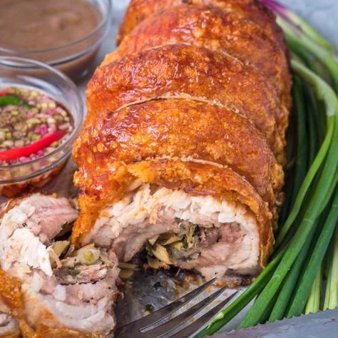 Lechon Pork Belly with Crispy Crackling - Riverten Kitchen Pork Belly Lechon Recipe, Cebu Lechon, Pork Lechon, Filipino Desert, Moo Ping, Lechon Recipe, Lechon Belly, Porchetta Recipes, Pork Belly Recipes Crispy